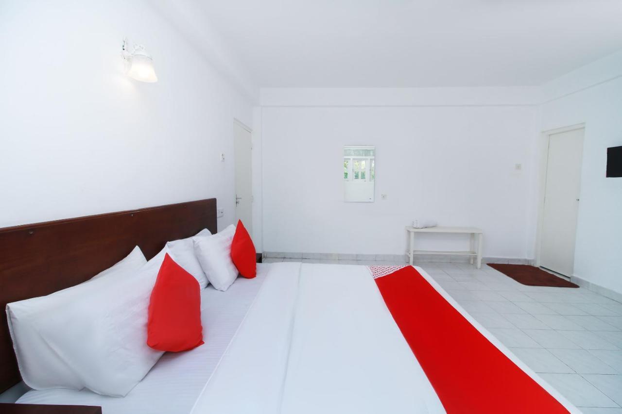 The Kings Bay Hotel Ettukala エクステリア 写真