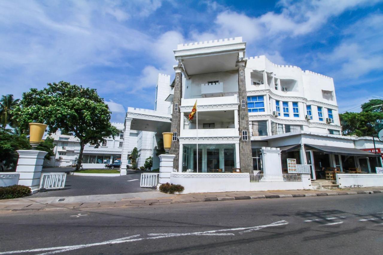 The Kings Bay Hotel Ettukala エクステリア 写真